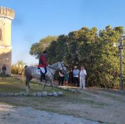 Caccia alla volpe simulata a castello Gallelli di Badolato: un appuntamento unico nel meridione, tra tradizione e fascino