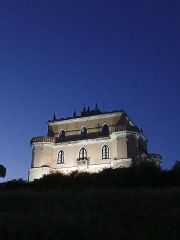 Celebrata con una cena a castello Gallelli l'anniversario della sconfitta di Napoleone a Waterloo in occasione del 210º anniversario