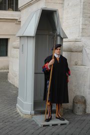 Festa in Vaticano per il compleanno del Pontefice: auguri da tutto il mondo per i 71 anni di Papa Leone XIV