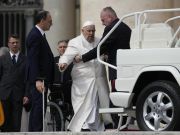 Papa Francesco ricoverato al Gemelli: «Infezione respiratoria, alcuni giorni in ospedale»
