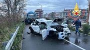Terribile scontro tra un pullman e una Fiat 500 sulla statale 106 a Badolato, morto il conducente 70enne dell'auto